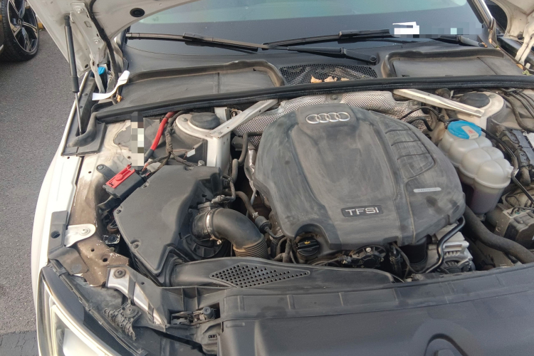 奥迪A4L 2018款 30周年年型 40 TFSI 时尚型局部细节9003