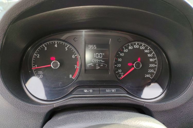 大众 Polo 2016款 1.4L 手动风尚型中控内饰14