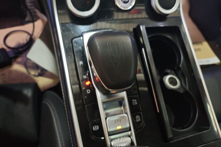 红旗H9 2022款 2.0T 智联旗享版局部细节18