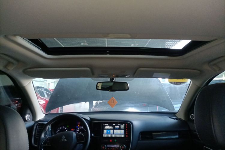 三菱 欧蓝德 2020款 2.0L 两驱畅享版 5座局部细节22