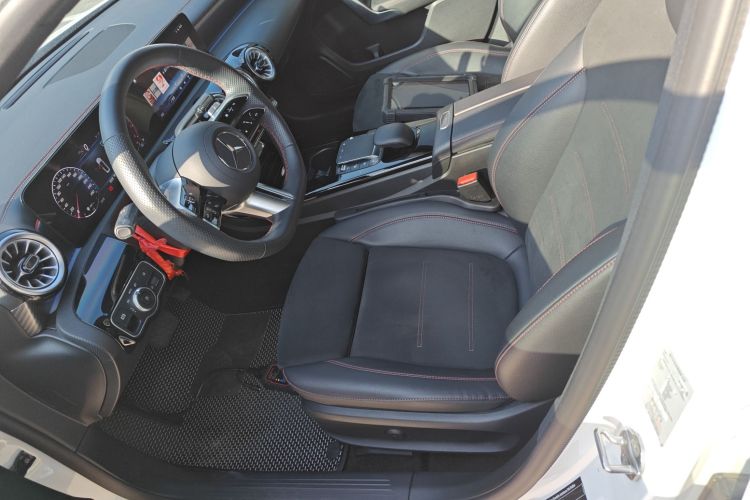 奔驰A级 2023款 A 200 L 时尚型中控内饰19