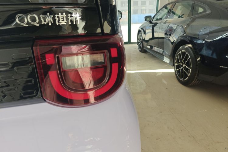 奇瑞新能源 QQ冰淇淋 2025款 155km 圣代版车身外观9