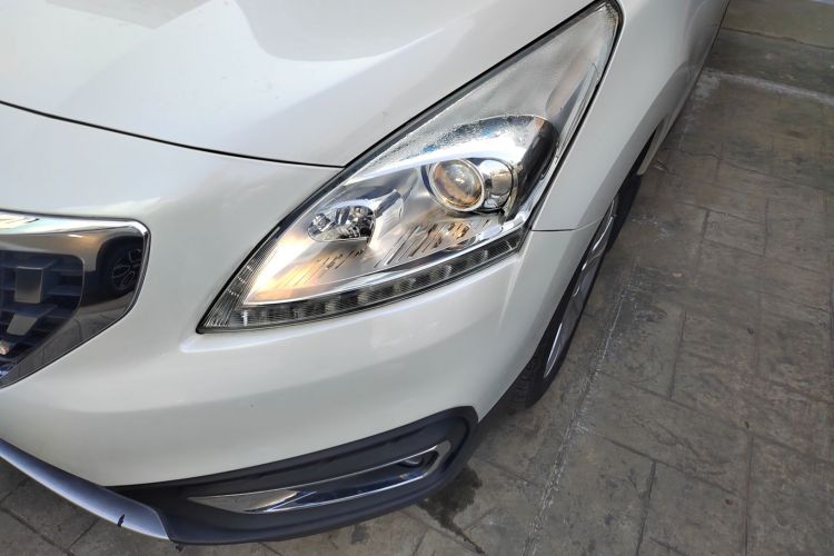 标致3008 2018款 2.0L 自动经典版局部细节36