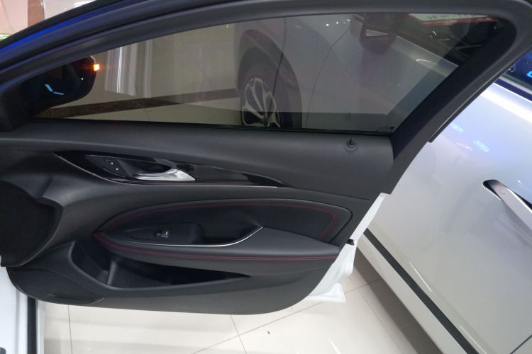 别克 君威 2019款 GS 28T 精英型 国VI中控内饰7005