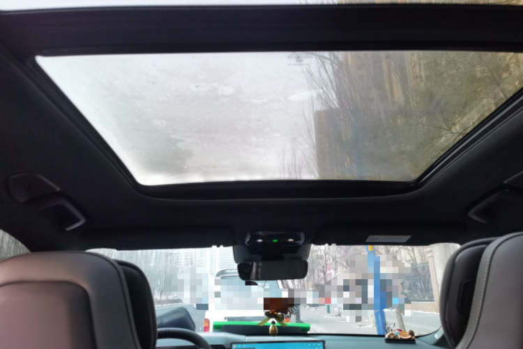 领克08 EM-P 2025款 120km 长续航Pro中控内饰22