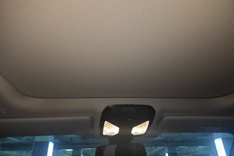 宝马3系 2022款 改款 325Li M运动曜夜套装中控内饰22