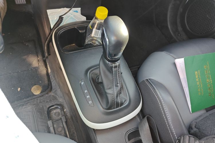 荣威 科莱威CLEVER 2022款 311km元气啵啵版中控内饰18