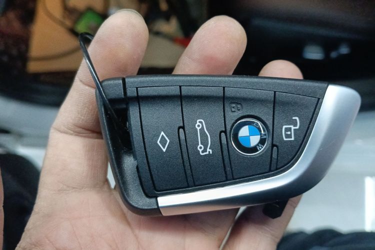 宝马3系 2023款 325Li M运动套装中控内饰7001