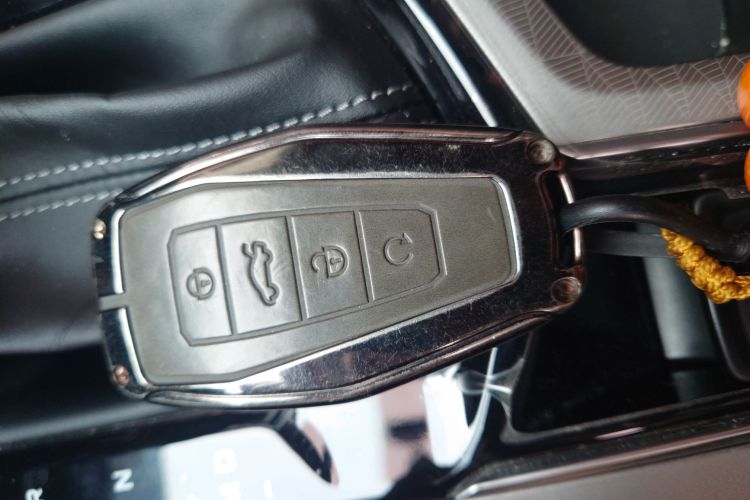 吉利汽车 帝豪 2025款 第4代 1.5L CVT尊贵型中控内饰11