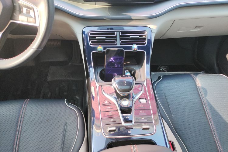 比亚迪 秦PLUS 2023款 冠军版 DM-i 120KM领先型中控内饰18