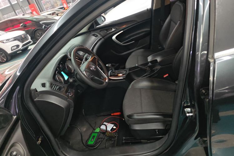 别克 君威 2015款 1.6T 领先技术型中控内饰19