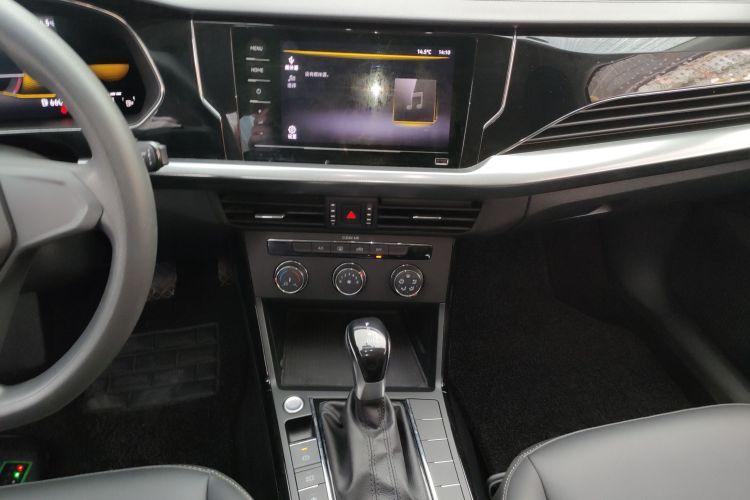 大众 帕萨特 2022款 280TSI 商务版中控内饰16