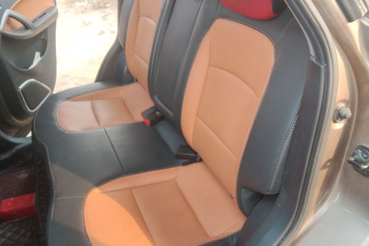 海马S5 2017款 强动力版 1.6L 手动豪华型中控内饰21