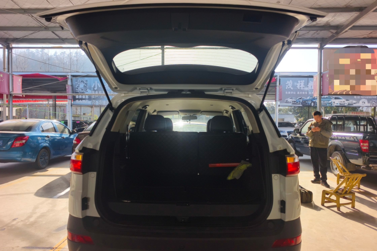 东风风光 风光S560 2018款 1.8L 手动都市型 7座局部细节23