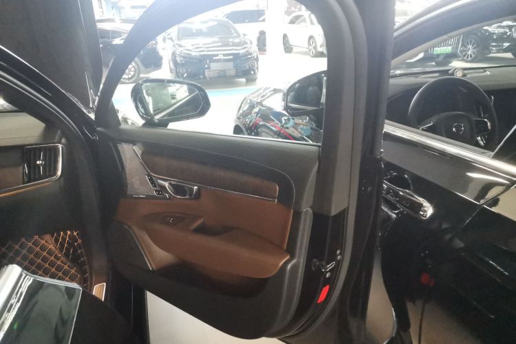 沃尔沃S90 2025款 B5 智雅豪华版中控内饰7005