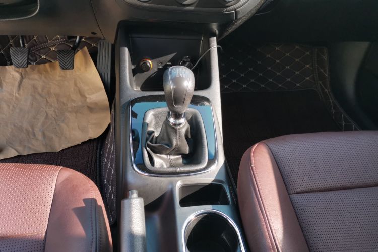 起亚K3 2016款 1.6L 手动GL中控内饰18