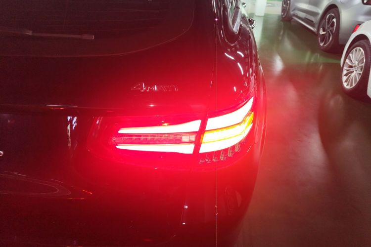 奔驰GLC 2019款 改款 GLC 260 L 4MATIC 豪华型车身外观9