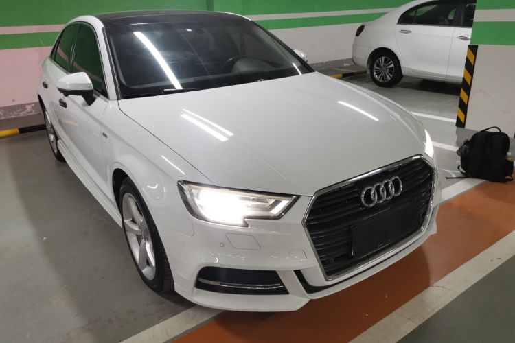 奥迪A3 2018款 30周年年型 Limousine 35 TFSI 时尚型车身外观3