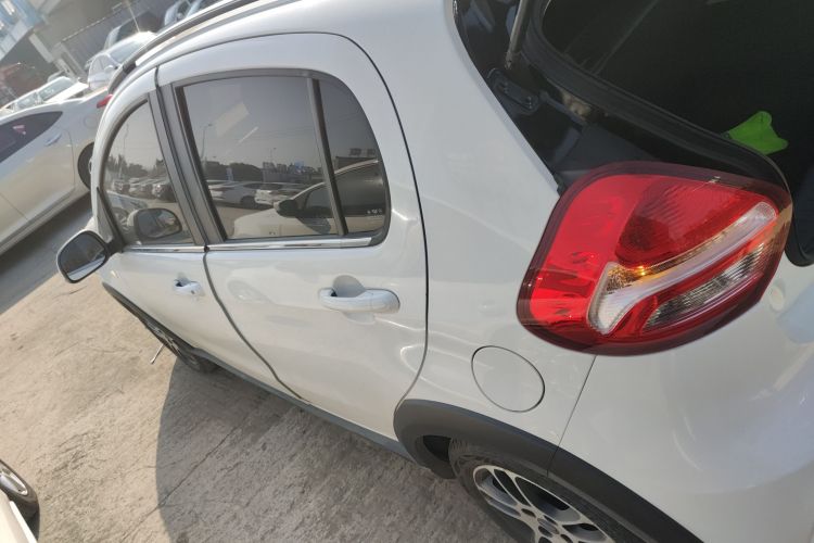 吉利汽车 远景X1 2017款 1.3L 自动玩家版车身外观6003