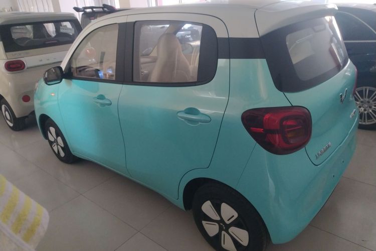 五菱汽车 宏光MINIEV 2025款 四门版 臻享+款车身外观4