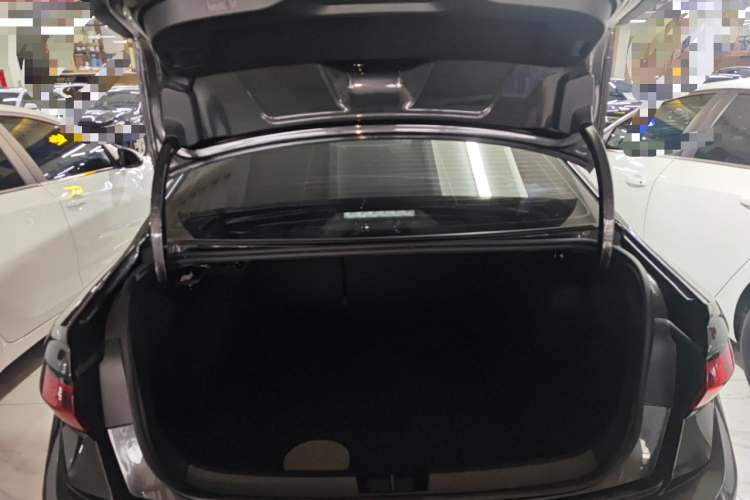 大众 速腾 2024款 300TSI DSG超越版机舱底盘23