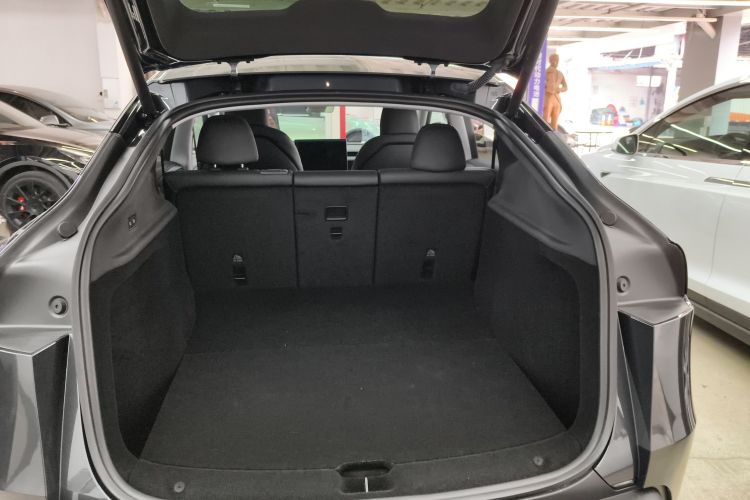特斯拉 Model Y 2025款 后轮驱动版机舱底盘23