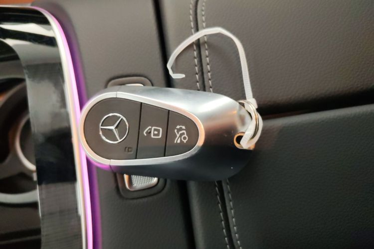 奔驰E级 2025款 改款 E 260 L中控内饰11