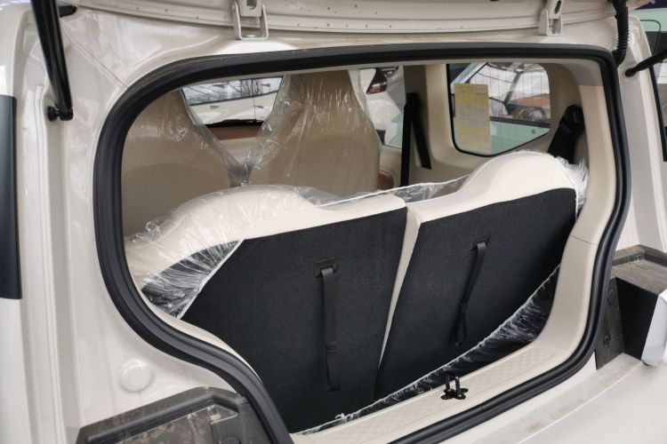 五菱汽车 宏光MINIEV 2024款 第三代 215km 青春版机舱底盘23