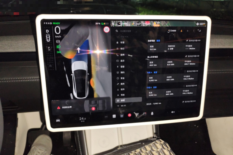 特斯拉 Model Y 2025款 后轮驱动版中控内饰14