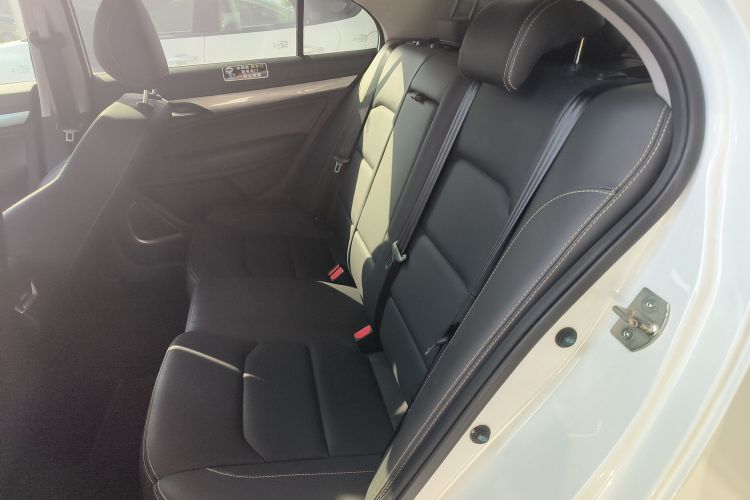 吉利汽车 帝豪 2019款 领军版 1.5L 手动向上互联型 国V中控内饰7004