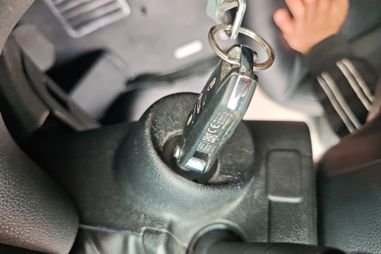 标致3008 2016款 1.6THP 自动经典版中控内饰11