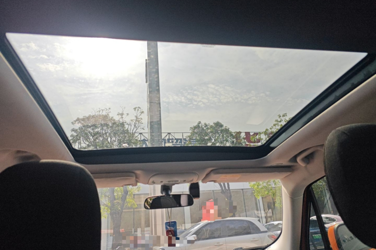 Jeep 自由侠 2018款 互联大屏版 180T 自动高能版局部细节22