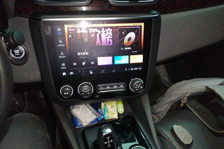 领克03 2019款 2.0TD 自动劲Pro版中控内饰16