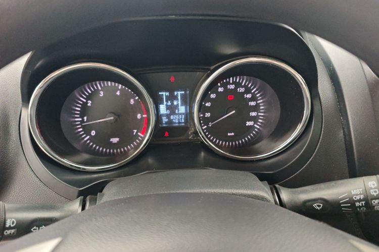 北汽幻速S3 2017款 1.5L 手动豪华型中控内饰14