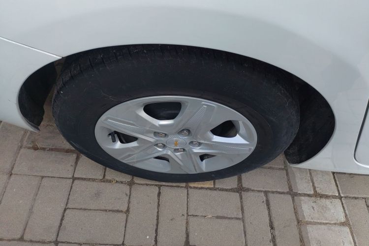 雪佛兰 科沃兹 2018款 320 自动欣享天窗版车身外观6008