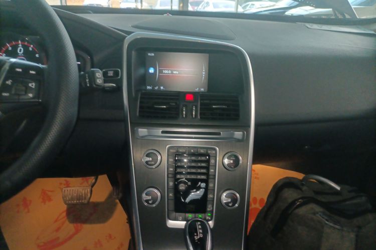 沃尔沃XC60 2015款 T5 AWD 智远版中控内饰16