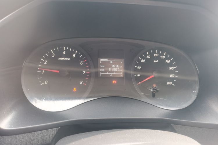 五菱汽车 五菱宏光PLUS 2020款 1.5L 手动标准型 5座局部细节14