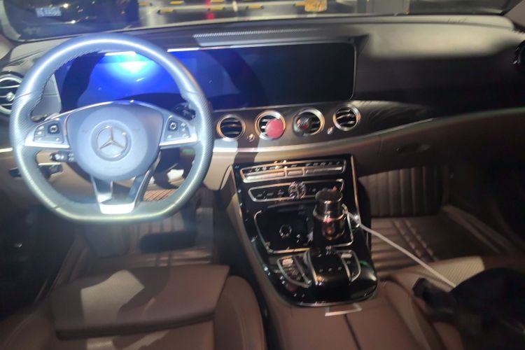 奔驰E级 2017款 E 200 L 运动型 4MATIC中控内饰7002