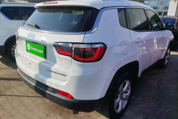 Jeep 指南者 2020款 220T 自动领先版车身外观7