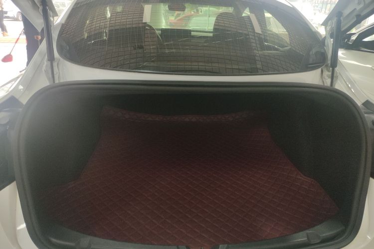 特斯拉 Model 3 2019款 标准续航后驱升级版局部细节23