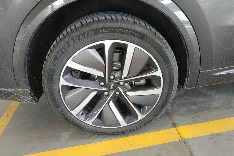 理想汽车 理想L9 2022款 Max车身外观6008