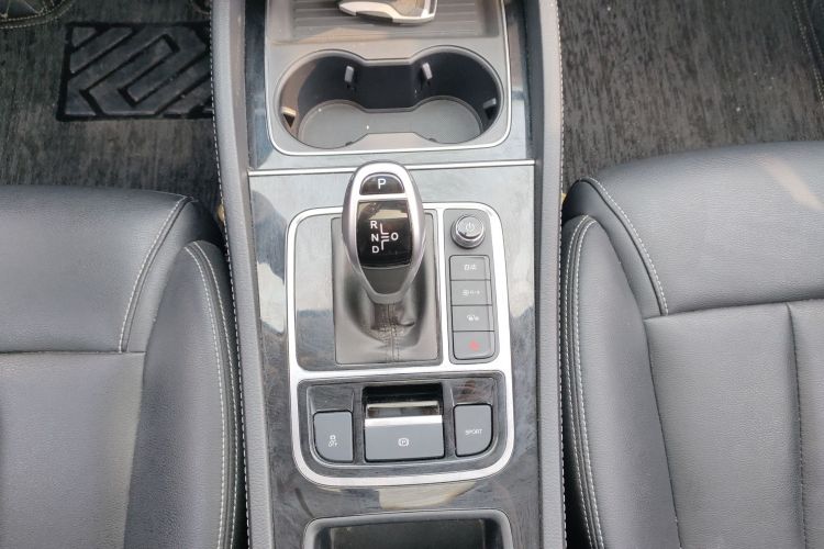 比亚迪 宋MAX 2021款 升级版 1.5T 自动豪华型 7座中控内饰18