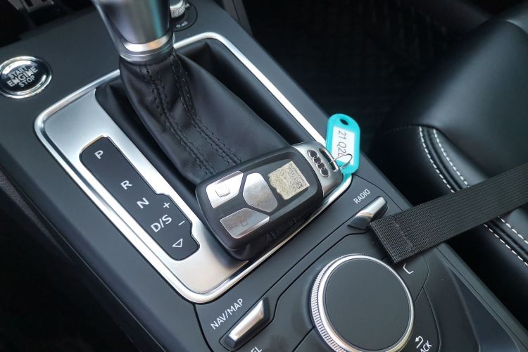 奥迪Q2L 2021款 35 TFSI 进取动感型中控内饰7001