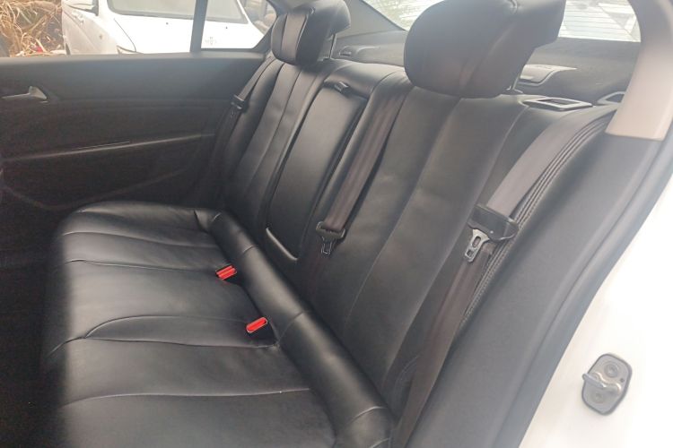 标致408 2014款 1.8L 自动豪华版中控内饰21