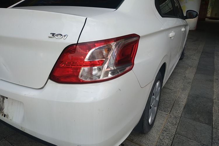 标致301 2016款 1.6L 手动舒适版车身外观6006