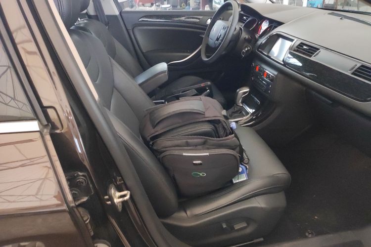 雪铁龙C5 2014款 2.0L 自动尊享型局部细节41