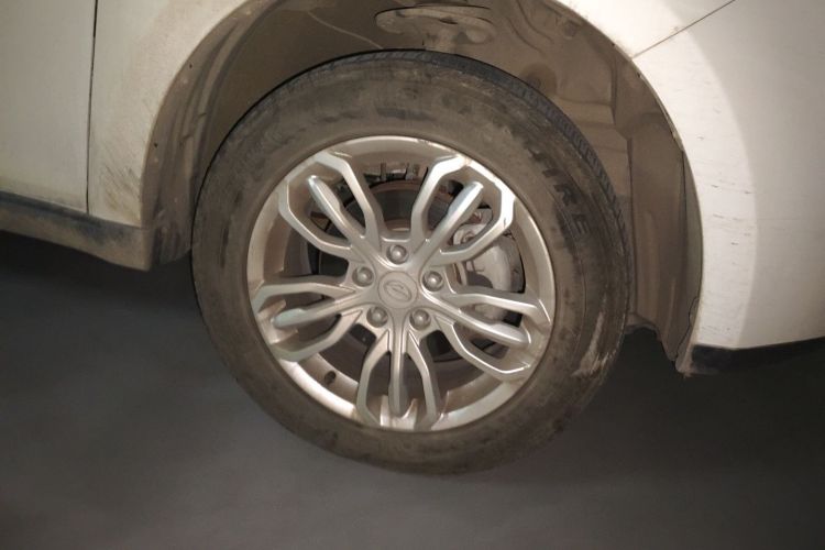 陆风X5 2016款 Plus 1.5T CVT创领版车身外观10