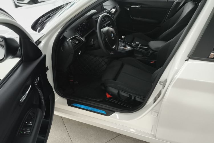 宝马1系(进口) 2018款 118i 运动设计套装中控内饰7003