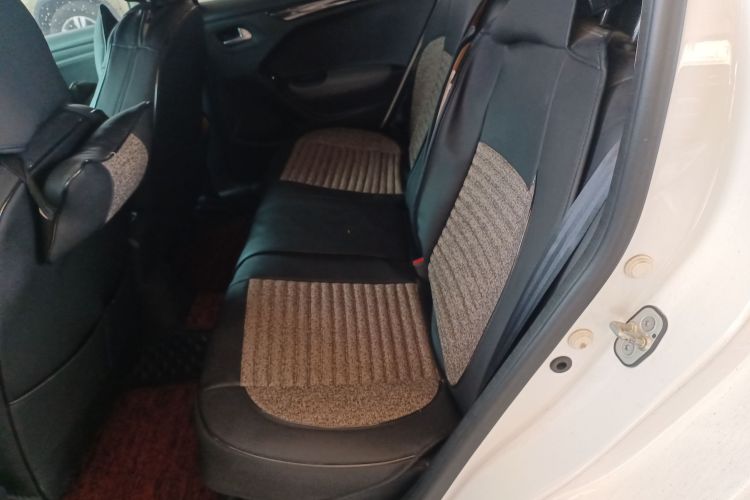 雪铁龙C3-XR 2019款 230THP DCT越领版中控内饰21