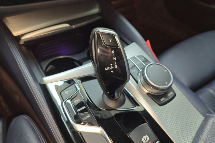 宝马5系(进口) 2020款 525i M运动套装中控内饰18